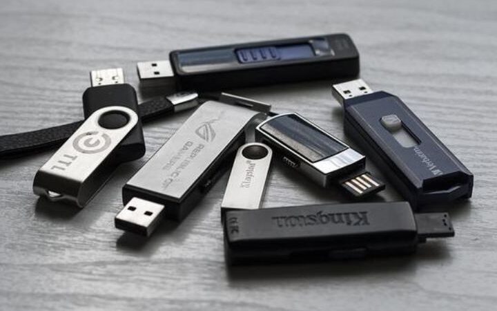 USB Sticks Or Pendrive To Store Files And Documents