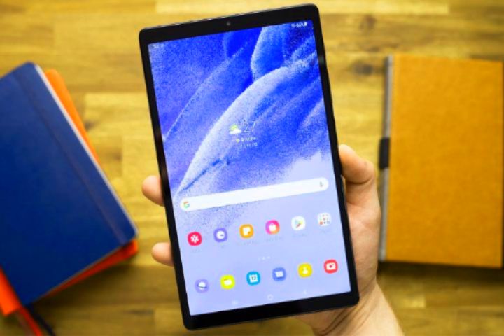 What Are The Differences Between Samsung Galaxy Tab A7 Lite vs. Amazon Fire HD 8 (2022)?