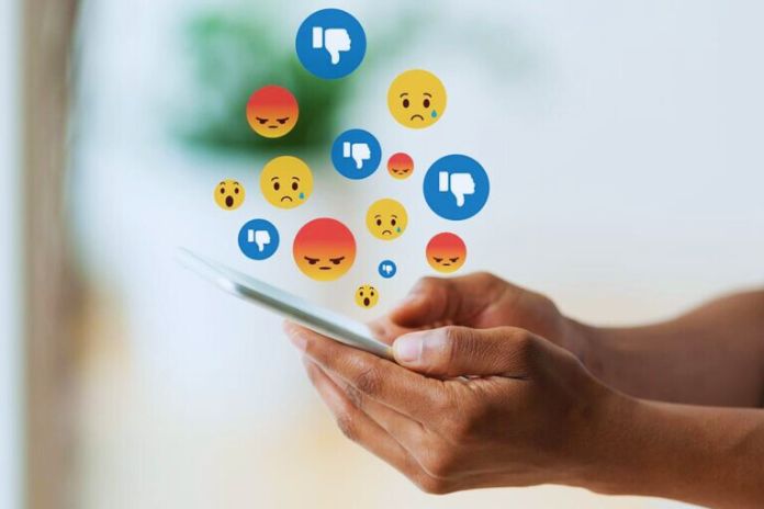How To Deal With Negative Comments On Social Media