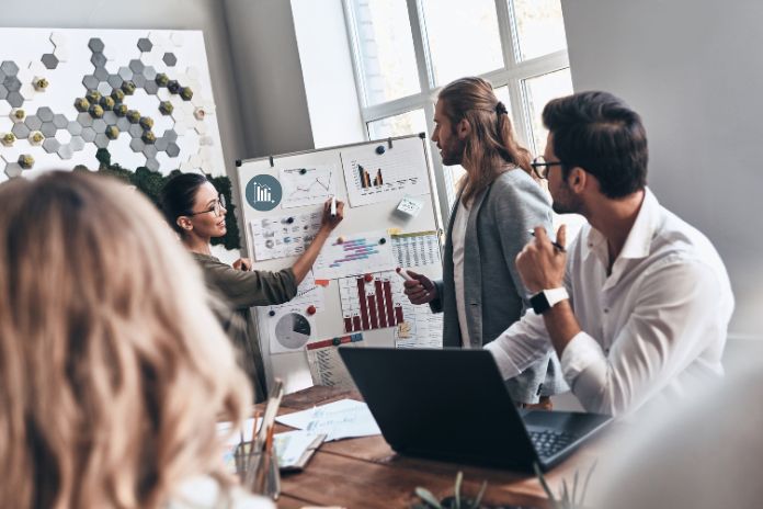 STMoro com: Explore Latest Tech Trends, Earn Money Online Tips 